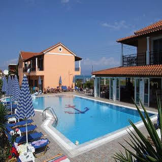 Makis Studios And Apartments Roda  Esterno foto