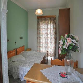 Makis Studios And Apartments Roda  Esterno foto